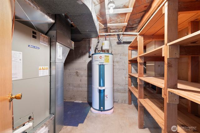 18407 51st Place NE, Lake Forest Park, WA 98155