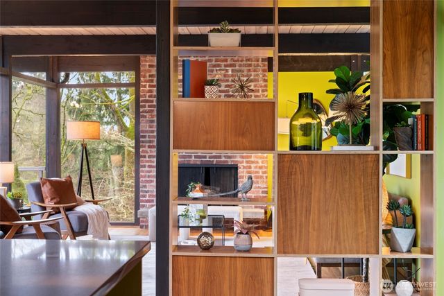 18407 51st Place NE, Lake Forest Park, WA 98155