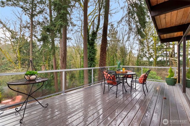 18407 51st Place NE, Lake Forest Park, WA 98155