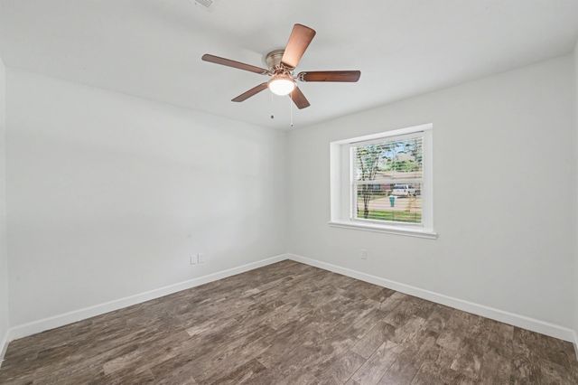 14 Summer Crest Circle, The Woodlands, TX 77381