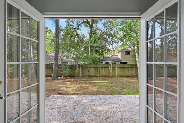 14 Summer Crest Circle, The Woodlands, TX 77381