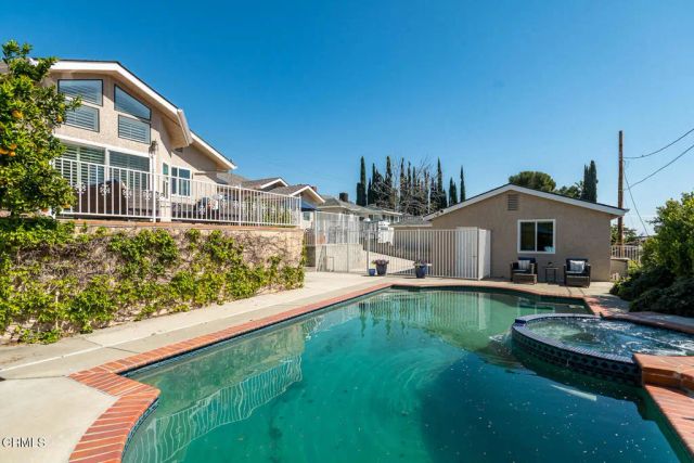 3550 Santa Carlotta Street, Glendale, CA 91214