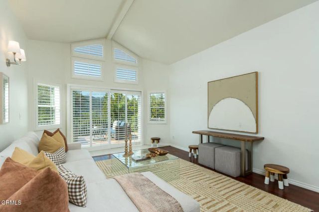 3550 Santa Carlotta Street, Glendale, CA 91214