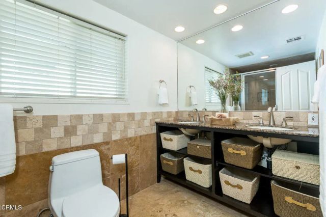 3550 Santa Carlotta Street, Glendale, CA 91214