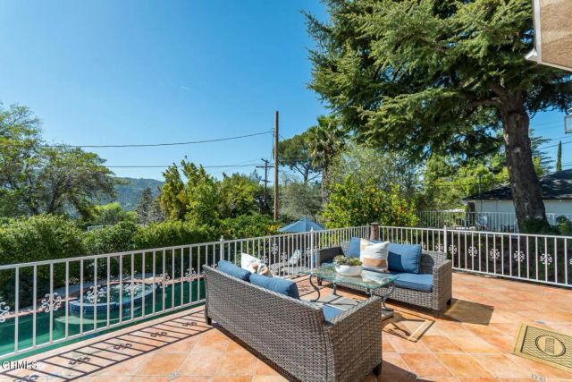 3550 Santa Carlotta Street, Glendale, CA 91214