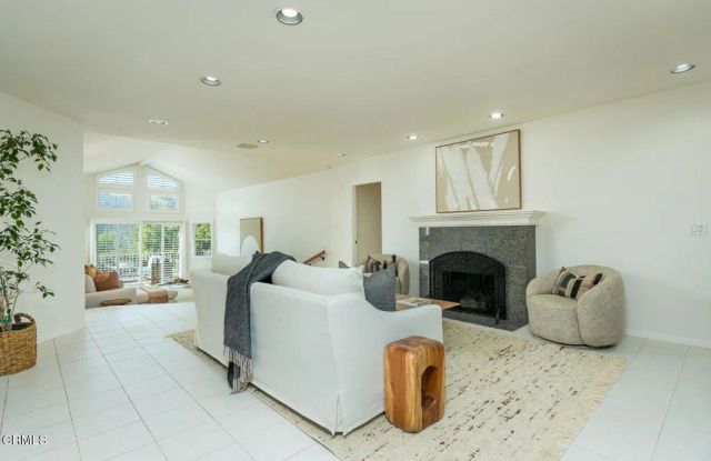 3550 Santa Carlotta Street, Glendale, CA 91214