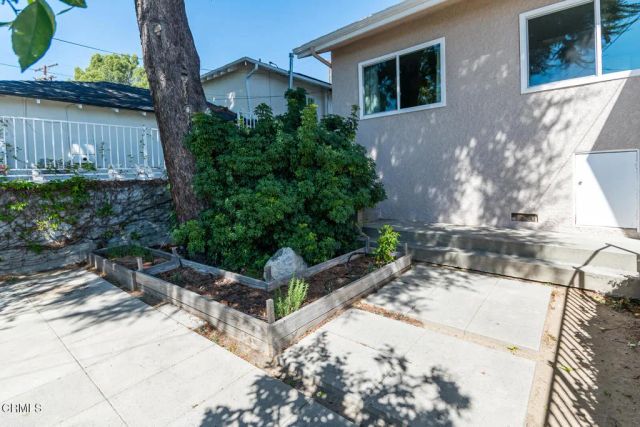 3550 Santa Carlotta Street, Glendale, CA 91214