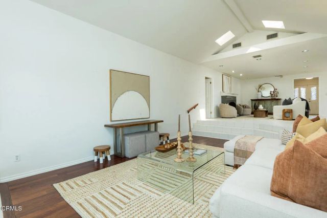 3550 Santa Carlotta Street, Glendale, CA 91214