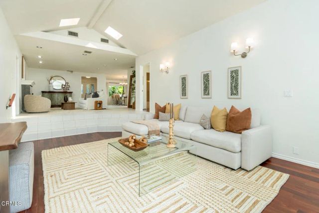 3550 Santa Carlotta Street, Glendale, CA 91214