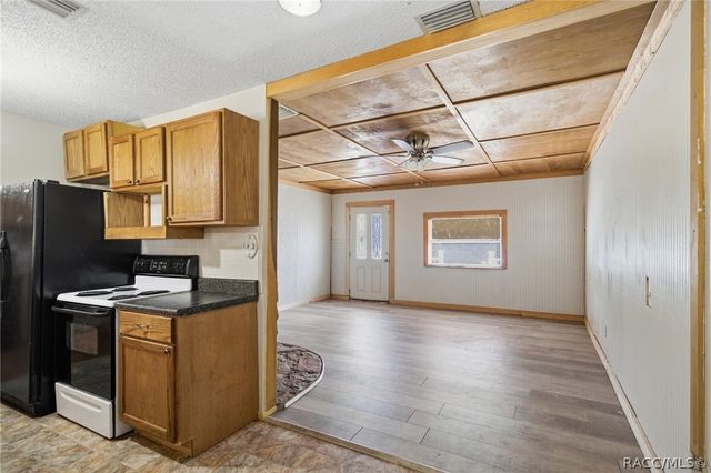 2670 S Pine Ridge Avenue, Homosassa, FL 34448