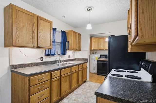 2670 S Pine Ridge Avenue, Homosassa, FL 34448