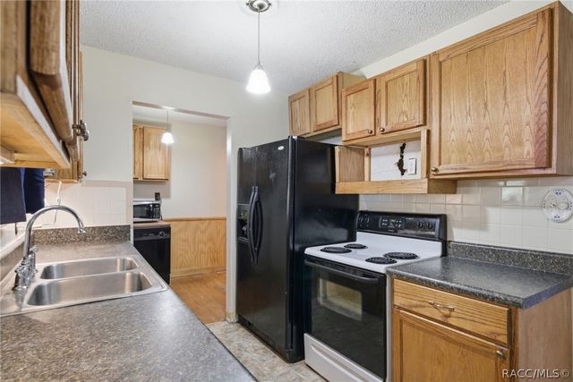 2670 S Pine Ridge Avenue, Homosassa, FL 34448