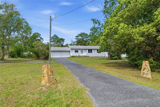 2670 S Pine Ridge Avenue, Homosassa, FL 34448