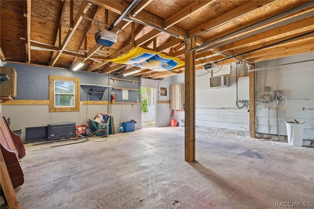 2670 S Pine Ridge Avenue, Homosassa, FL 34448