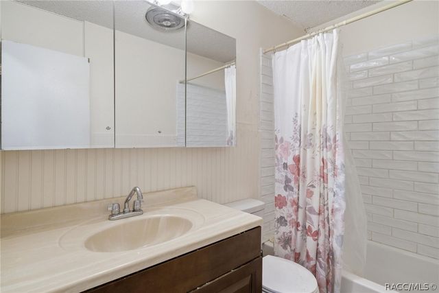 2670 S Pine Ridge Avenue, Homosassa, FL 34448