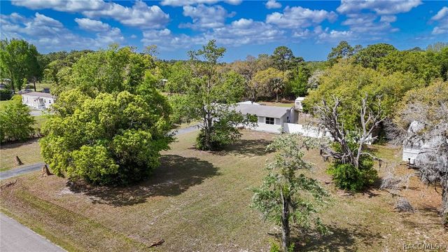 2670 S Pine Ridge Avenue, Homosassa, FL 34448