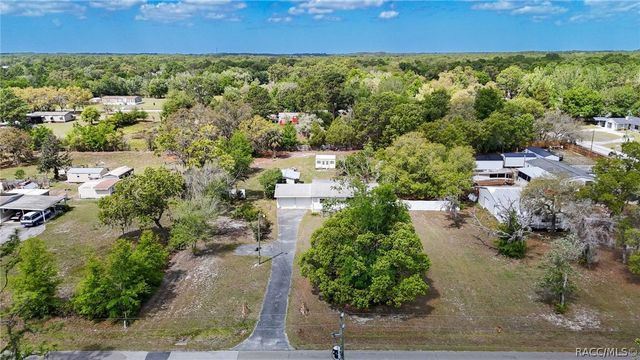 2670 S Pine Ridge Avenue, Homosassa, FL 34448