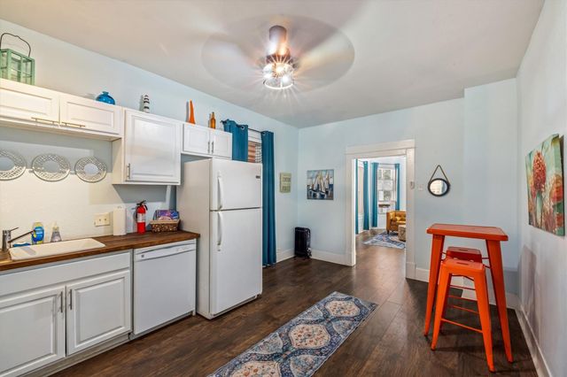 1904 Avenue N, Galveston, TX 77550