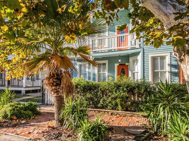 1904 Avenue N, Galveston, TX 77550