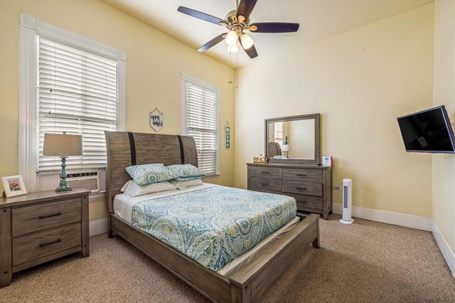 1904 Avenue N, Galveston, TX 77550