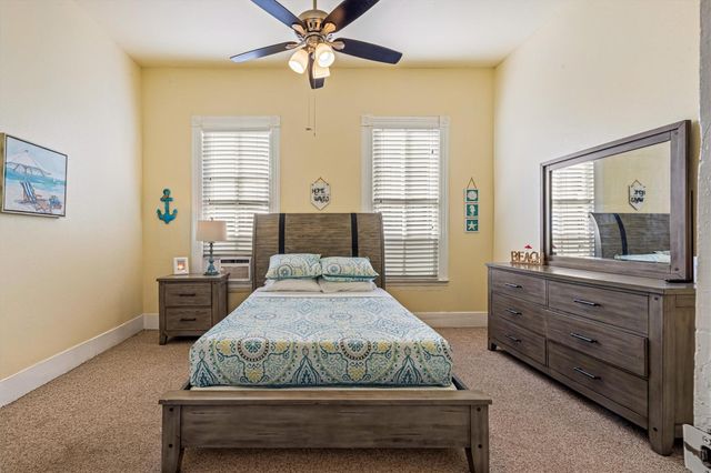 1904 Avenue N, Galveston, TX 77550