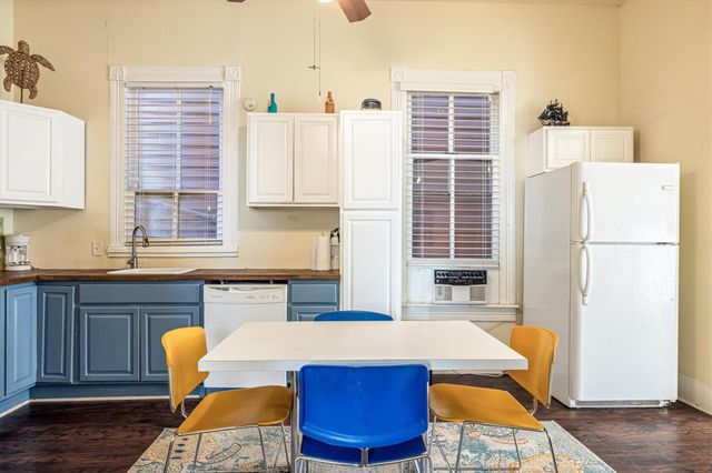 1904 Avenue N, Galveston, TX 77550