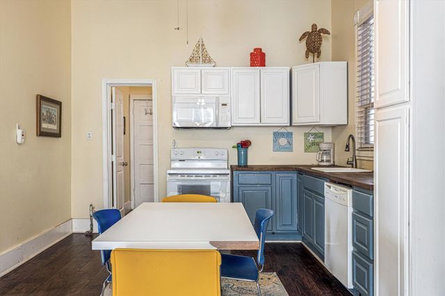 1904 Avenue N, Galveston, TX 77550