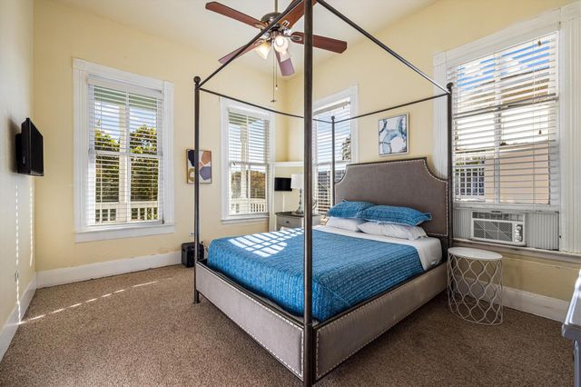 1904 Avenue N, Galveston, TX 77550