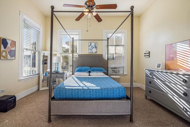 1904 Avenue N, Galveston, TX 77550