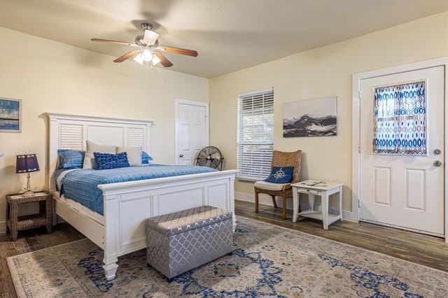 1904 Avenue N, Galveston, TX 77550