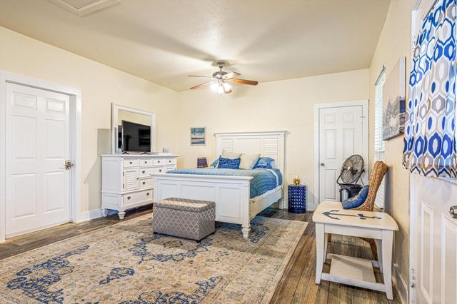 1904 Avenue N, Galveston, TX 77550