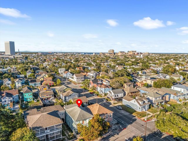 1904 Avenue N, Galveston, TX 77550
