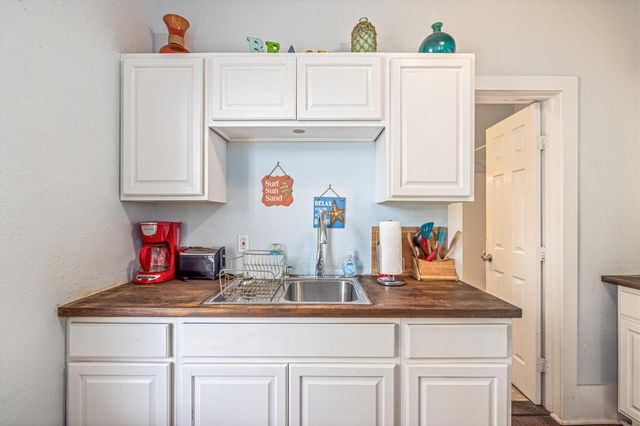 1904 Avenue N, Galveston, TX 77550