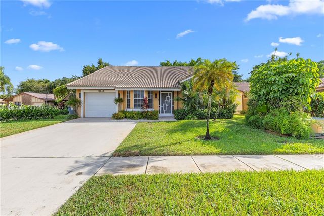 19648 Back Nine Dr, Boca Raton, FL 33498