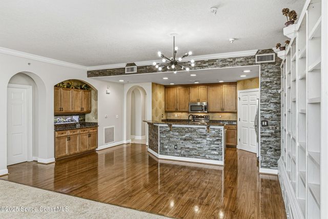 1437 Pineapple Avenue 302, Melbourne, FL 32935