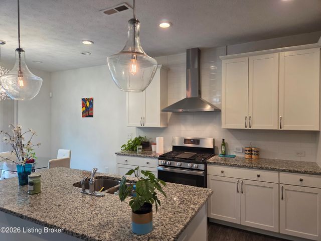 10325 Truman Way, Jeffersontown, KY 40299