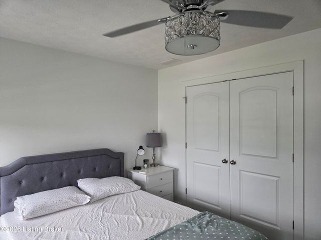 10325 Truman Way, Jeffersontown, KY 40299
