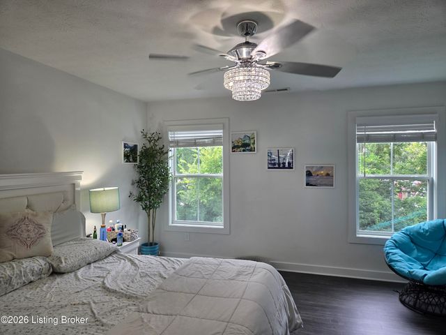10325 Truman Way, Jeffersontown, KY 40299