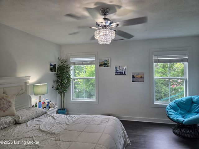10325 Truman Way, Jeffersontown, KY 40299