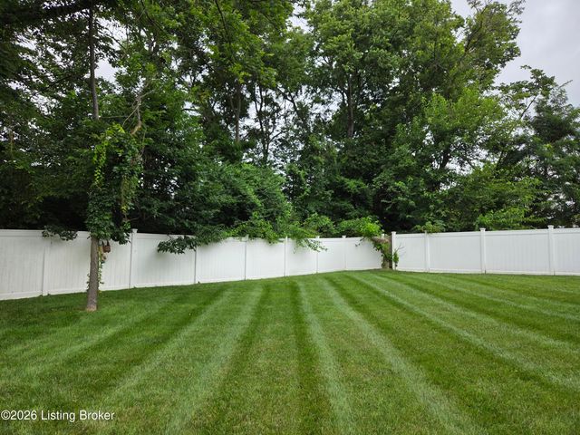 10325 Truman Way, Jeffersontown, KY 40299