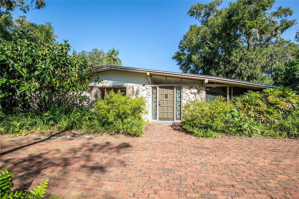 657 LAKE DRIVE, Altamonte Springs, FL 32701