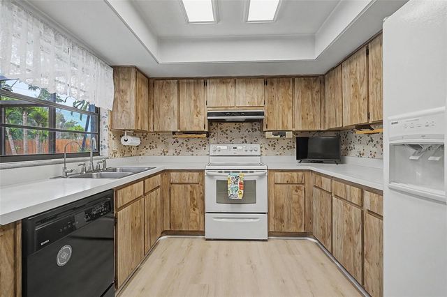 16706 ROLLING ROCK DRIVE, Tampa, FL 33618