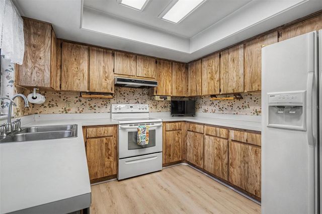 16706 ROLLING ROCK DRIVE, Tampa, FL 33618