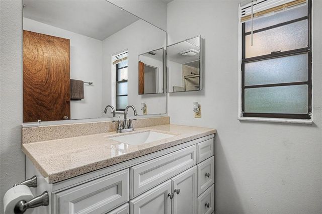 16706 ROLLING ROCK DRIVE, Tampa, FL 33618