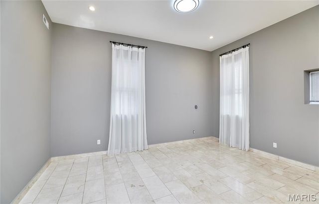 4253 Washington Boulevard B, St Louis, MO 63108