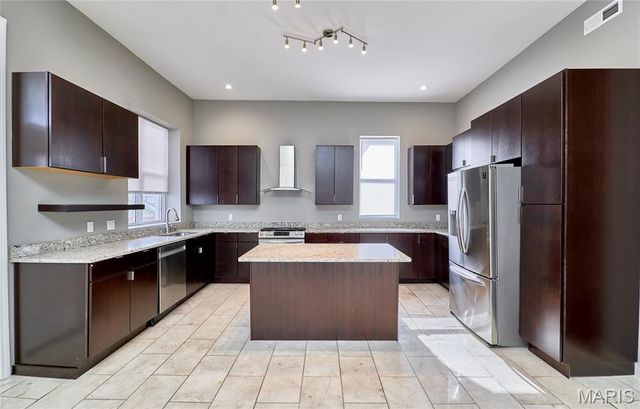 4253 Washington Boulevard B, St Louis, MO 63108