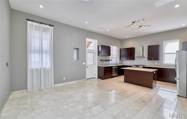 4253 Washington Boulevard B, St Louis, MO 63108