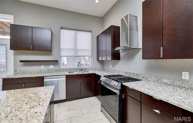 4253 Washington Boulevard B, St Louis, MO 63108