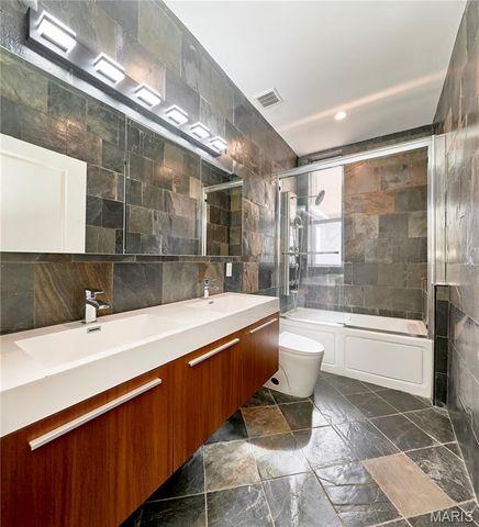 4253 Washington Boulevard B, St Louis, MO 63108