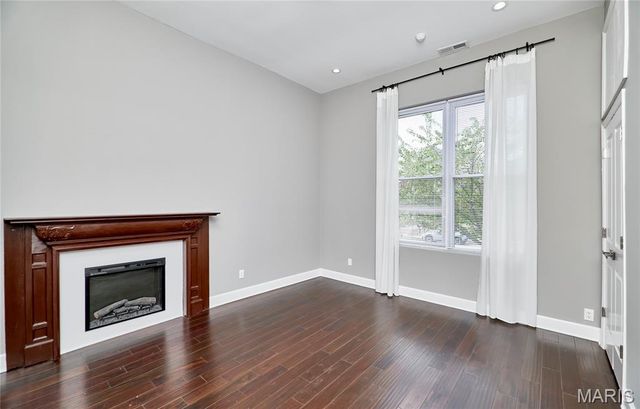 4253 Washington Boulevard B, St Louis, MO 63108
